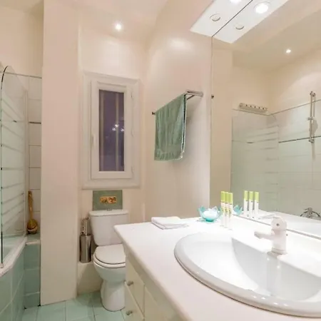 Beautiful Parisian For 3 Persons * Paris