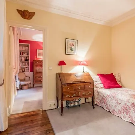 Apartment Beautiful Parisian For 3 Persons *